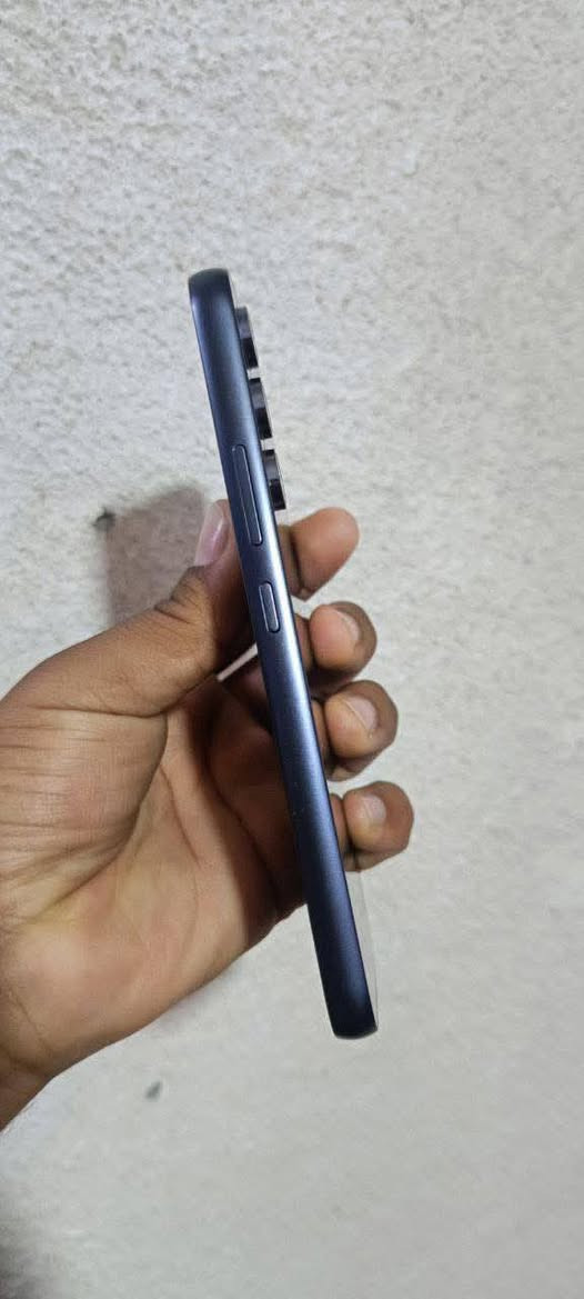 السلام عليكم سامسونك A54 5g جهاز مكفول شخط مابي نظافه 100/100 ذاكره 128مستخدم شي قليل السعر 250 ويرهم مراوس للاستفسار خاص أو وتساب ***********
