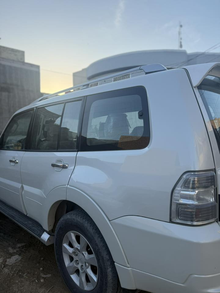 باجيرو للبيع مديل 2020السيارة حلوة ونضيفة كير محرك مكفولات ماشية 100الف السعر 193وبيها مجال عنوان النجف الاشرف رقمي  ***********
