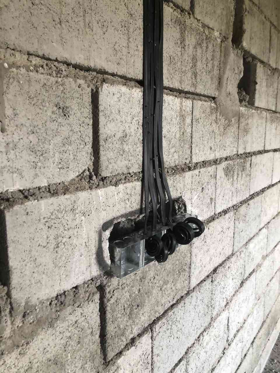 لعمل كافة اعمال الكهربائات
نظام تاسيس -نظام بواري -نظام طاقة شمسية 
الهتمام والامانة في العمل 
باسعار مناسبة وحسب الطلب 
***********
من اعمالي
