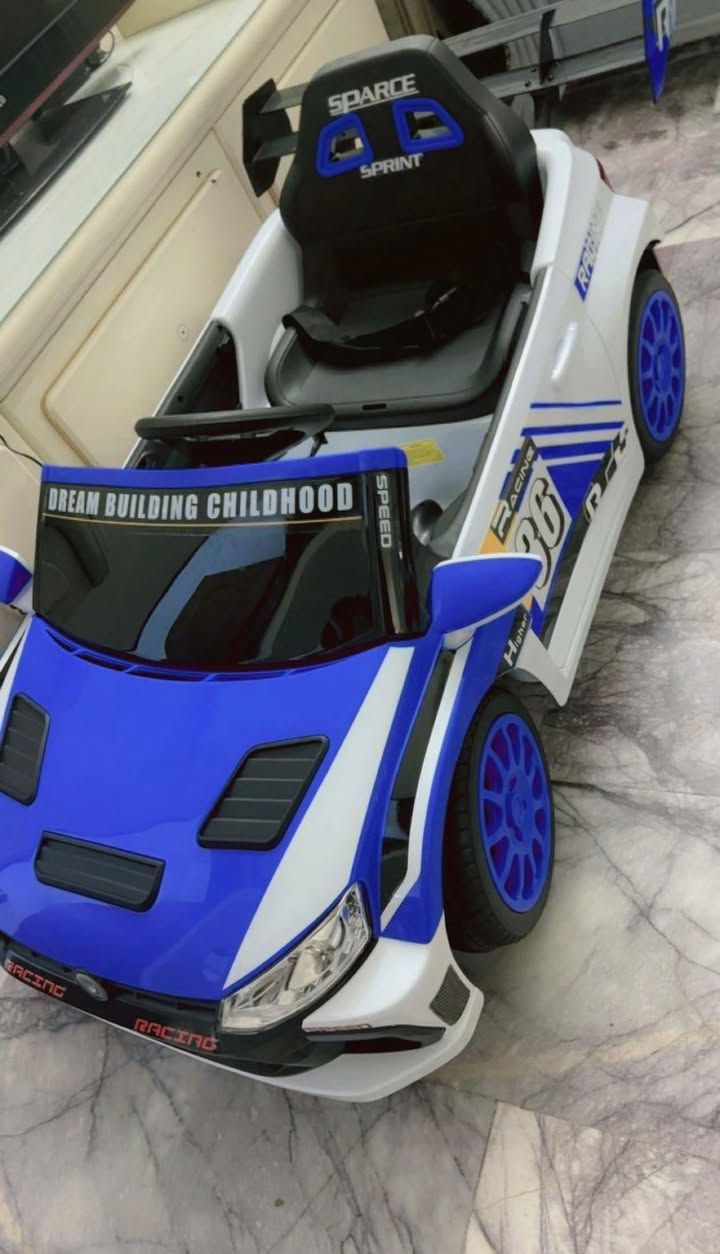 للبيع 
سياره طفل جديده لا يوجد اي ضرر فيها 
تحتوي على ريموند تحكم وشاحنه 
وأغاني وتحكم ذاتي سياقه بعد الشحن 
السعر/ ٧٥ الف 
العنوان / بغداد / العامريه 
رقم /***********
