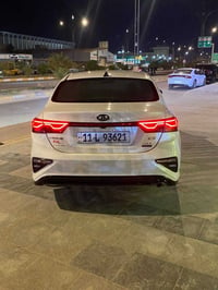 كيا فورتي موديل 19 سياره فول مواصفات رقم بغداد حره ضربتهه بنيد مبدل وج...