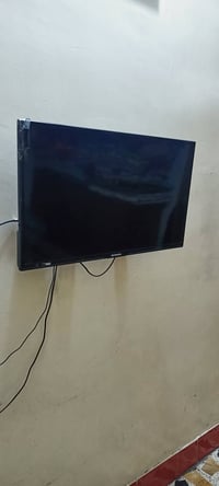 تلفزيون نوعSHINON  الحجم32  السعر 60 الف   07762399978