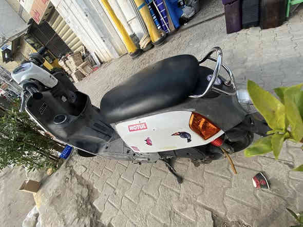 السلام عليكم ماكس بوليس للبيع أو مراوس حسب القناعه دراجه كامله اي نقص مابيه فقط جاملغ دراجه نكره سلف القبق مال هندر موجود هو والسواد دراجه نضيفه كهربائيات كله شغاله السعر 650 وبيه مجال ماكني بغداد صليخ ال 600 رقمي ***********
