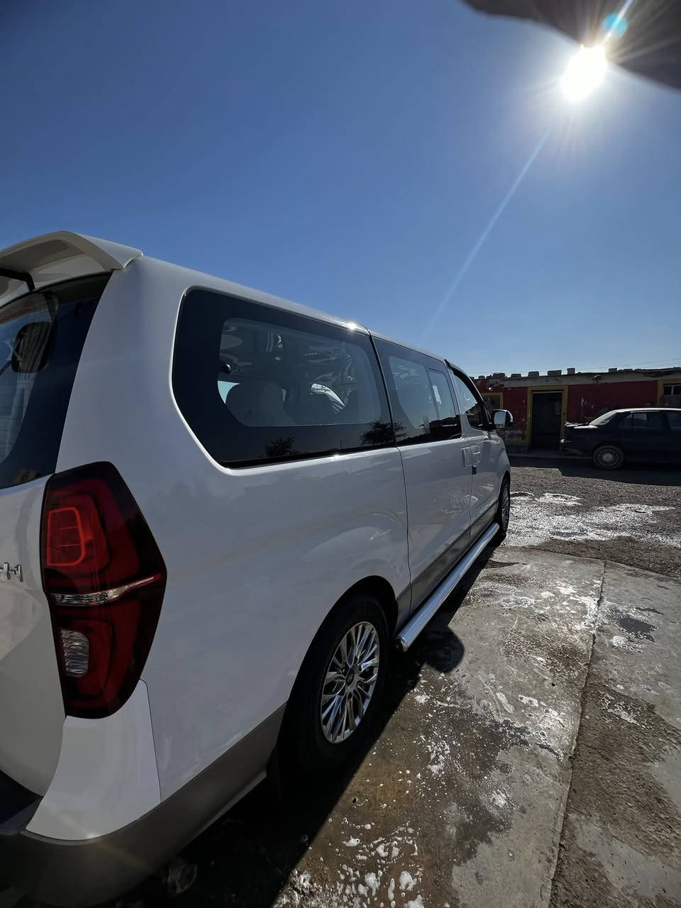 سلام عليكم استاركس مفتوح موديل 2020 ماشيه 80 الف حقيقي فول مواصفات سياره جديده مكفوله كفاله عامه ماعدا لي موضح با صوره فقط سعر 282$ وبيه مجال للشراي واللاستفسار 
*********** 
مكان ديالى قضاء بلدروز
