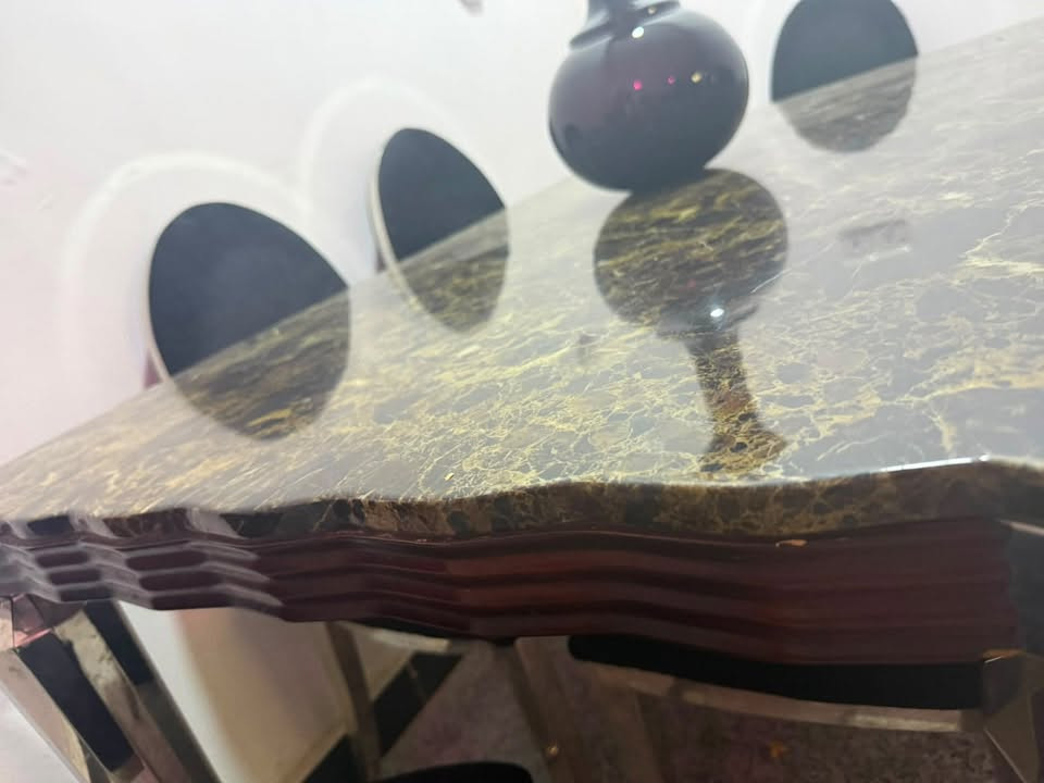 السلام عليكم
ميز مرمر ثقيل جداً للبيع 
واتساب ***********
