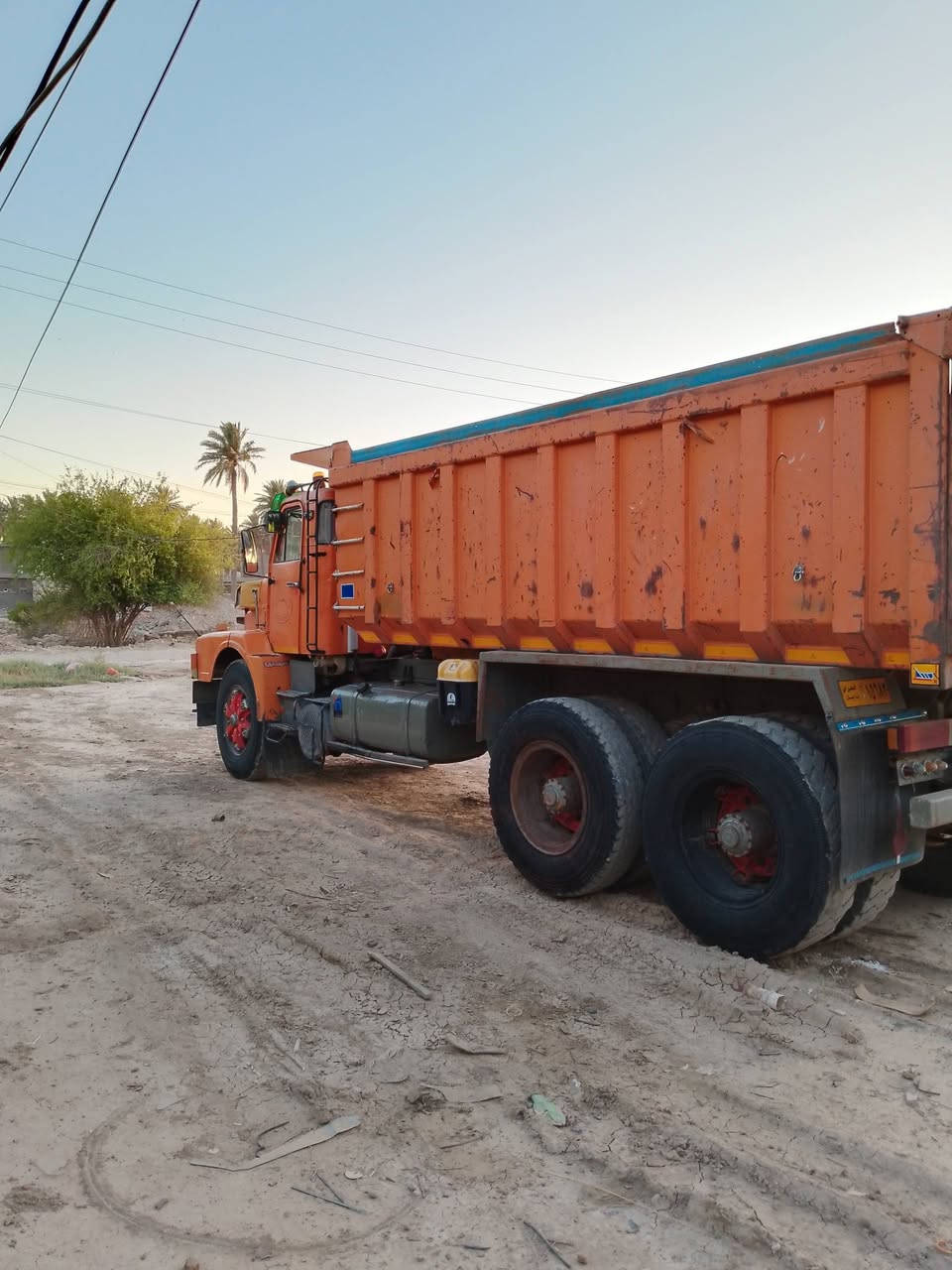 السلام عليكم فالفو للبيع موديل 82 سنويه للافين إلى 31  گير اربعه بالربعه مگينه أن عشرة ، رقم الهاتف ***********         ،***********
