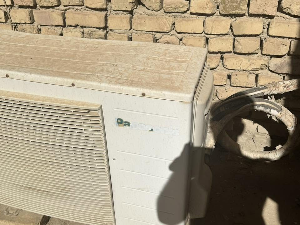 سبلت للبيع بانسونك ماليزي اصلي مضمون من التصليح والتبريد 2 طن تبريد ثلج مع الضمان باب اول مشدود حتى تشوف تبريده الا تفتحه مكان السبلت ناصرية حي اور تلفون ***********السعر 500

