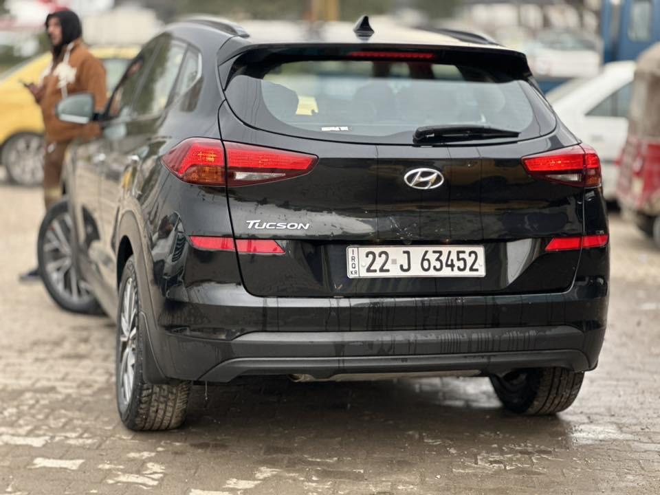 السلام عليكم للبيع فقط توسان 2020 وكاله الكاصد فول الفول 1/1بيها بارد بلجنطه وصبغ بهلال جاملغ الخلفي فقط الباقي كفاله عامه رقم اربيل باسمي شرط التحويل ماشيه 100 الف كم 
مواصفات سياره فول بنراما لايت4 عدسات كشنات كهرياء شاشه وكامرا حساس امامي خلفي لد نهاري لد خلفي ويل كب ويل كب 5 ويل كب مري شفط السعر 200 وبي مجال بصيط جدا مكاني بغداد الحريه ***********
