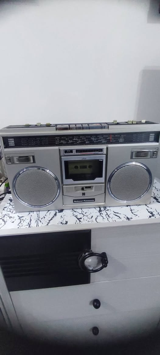 سلام عليكم 
راديو مسجل عدد اثنين الرصاصي نضيف جدا بدون اف ام والذهبي اف ام نضافه كما موضح بالفيديو سعر الاثنين ١٦٠ الف


**إذا كنت صاحب هذا الإعلان وتريد حذفه لأي سبب، رجاءا أرسل رسالة إلى الدعم الفني**