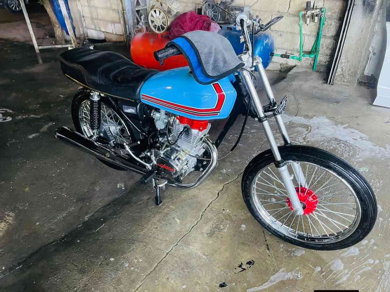 سلام عليكم شباب دراجه حلوه ونضيف السعر 350وبيها مجال هذا رقم الولد
***********
