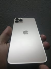 ايفوان 11برو ماكس لبيع ذاكره 256 مبدل شاشه اصليه ٣خيارات فيس ايدي شغال...