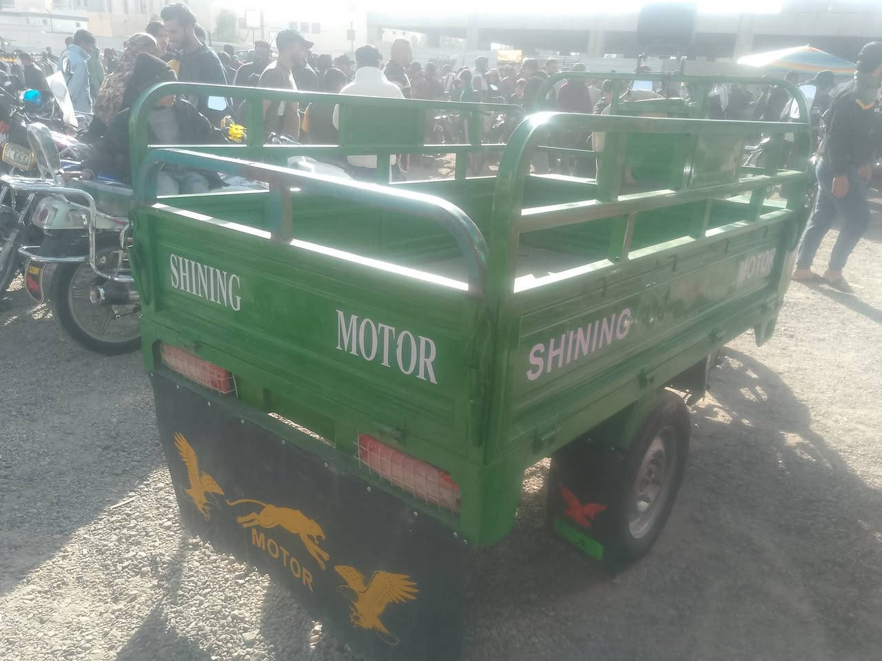 شباب ستوته للبيع موديل 21 مسجله رقم وسنويه ستوته جديده وخير من الله كلهه شغاله شباب اني مكلف سعر مليونين 100 وبيه مجال ***********
