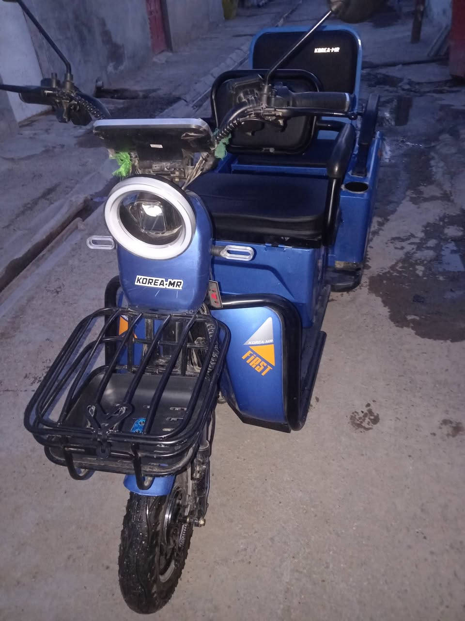 دراجه للبيع بيكم خمس بطاريات شحن السعر800 بيه مجال قليل الشراي تصل على الرقم ***********
