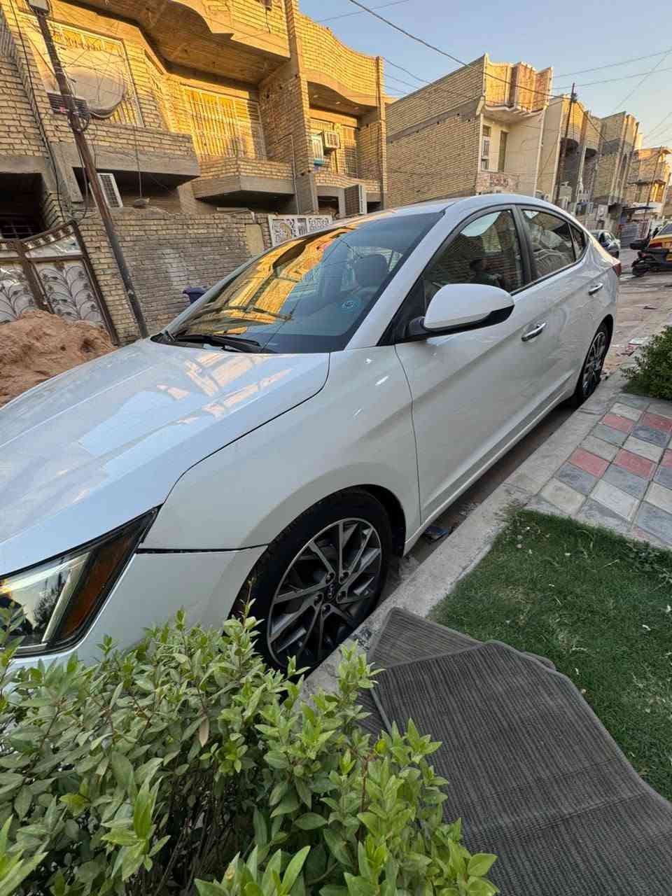السلام عليكم للبيع النترا  موديل (19) وارد أمريكي بأسمي رقم دولي السيارة بأسمي تحويل ثاني يوم سونرها وتفاصيل مذكورة بل صور السيارة مكانها البلديات مستعجل عل بيع السعر 120 متواجد هاتف فقط ***********
