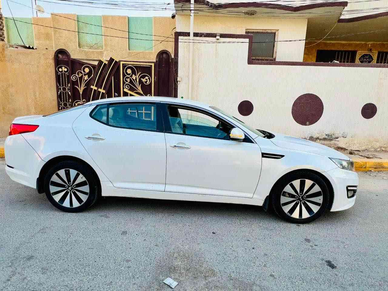 كيا اوبتيما موديل 2014 خليجي 
محرك  وكير خير من الله المحرك 2400 دوش المرغوب… السيارة بدون حادث  مصبوغة حزام اثر شخوط فقطططط كفالة كفالة بدون حادث
مواصفاتها فول ماعدا البانوراما 
رقم السيارة اربيل سنوية ب اسمي مداور ثاني يوم
1: بصمة تشغيل وبصمة بيبان + تبريد قطعتين ثلجج
2: نضام ايكو اقتصادي +مري شفط 
3: تحكم ستيرن جهتين + كروز مثبت سرعة 
4: فتح جنطة ذكية + حساسات خلفية وامامي 
5:ويل كب كروم 5 ويل + كامرة خلفية بلادية 
السعر120 وبيها مجال
كربلاء العنوان *********** 
رجاءا الي مايعجبة السعر يعبر المنشور  والله يرزقك الجميع كربلاء, العراق
