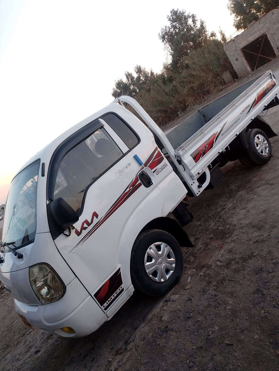 كيه بنكو البيع موديل 2010سعره 70وبيه مجال بصيط رقم ***********
