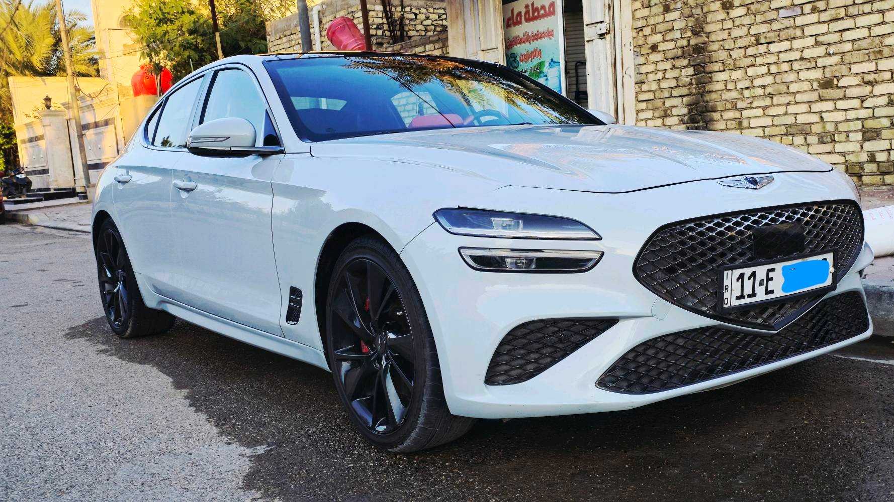 genesis g70 2022 ) وارد أمريكي
رقم  بغداد الدولي هزه جديده 
المواصفات :  
•  مُحرك السياره  6 سلندر توين تيربو 
مزود بشوته وعطاس وكاله K&N  الامريكيه 
السياره تختلف عن اخواتها تنطي 400 حصان واكثر
• لون سموك 
•داخل لون اسود مطرز ب احمر
•گشنات أمامية كهرباء جلد أسود مطرز احمر
.كشنات تدفئه تبريد 
•  تبريد قطعتين 
•   بصمه 
•  كامره خلفية 
•   نضام الكشف المحيطي في حالة الباركنك 
• تشغيل عن بعد 
•  اوتو هولد 
•  اوضاع القياده 5
- (سبورت - سبورت بلاس - أيكو - سمارت - مخصص )
•  نقاط عمياء  
• حساسات - امامي - خلفي - جانبي 
•  تحكم  مع شفتات 
•  نظام تحذير مغادرة المسار. 
.  نضام تفعيل مباشر للضوء العالي في الطريق المعتم 
•  نضام القيادة الذاتية 
•  نظام المساعدة في الحفاظ على المسار. 
•  نظام المساعدة في تجنب الاصطدام الأمامي. رادار 
•  نظام تثبيت السرعة التكيفي. 
•  نظام صوت Lexicon مع 15 سماعة 
•  شاشه 12.3 بوصة  تدعم كار بلي واندرويد اوتو 
•   إطار السياره ١٩
.كشنات وستيرن كهرباء مع خاصية الخزن
.مرايا جانبيه شفط واشارة وهيتر ورادار و قلاب
.فتحة سقف بانوراما
حادث السياره 
البنيد مبدل نفس اللون 
الجاملغ تعديل 
مكفوله من اللغد للغد
كير مكينة كفالة كلها بلادي