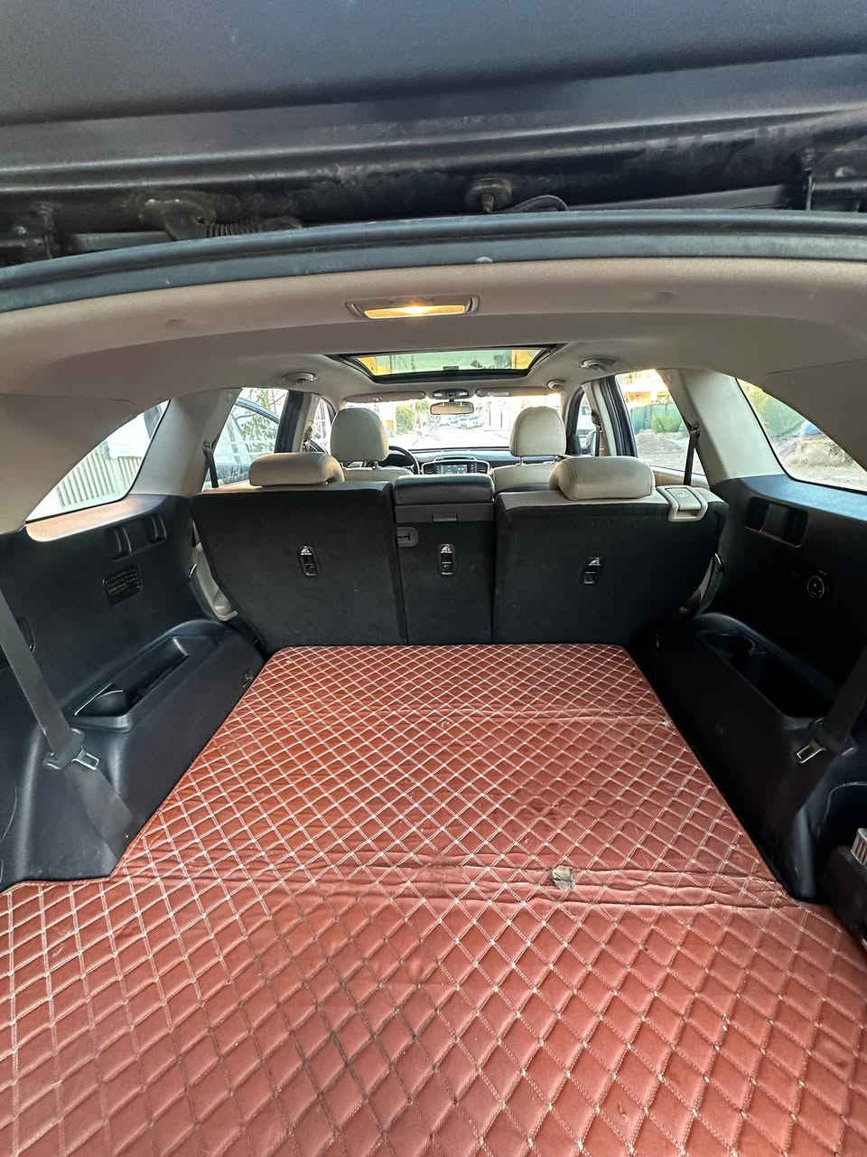 السلام عليكم
سورنتو للبيع خليجي موديل 2018 فول مواصفات بصمه بانوراما كرسي كهرباء مري شفط تبريد قطعتين 5 ويل كب  محرك 3500 فول لل اخير سياره مال بيت نضيفه كلش كل نقص مابيها ماشيه 51 كيلو كامله مكانها اربيل سعر ب230 وبي مجال بسيط كلش رقم ***********
