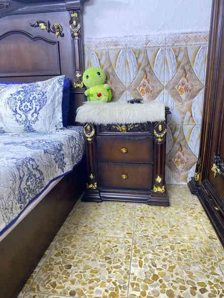 اسلام وعليكم غرفه نوم ماليزي اصلي خشب ثقيل موديل حديث 8قطع جربايه راس عالي وراس ناصي الراس الناصي شايله لان بيتي اصغير للاستفسار ***********
