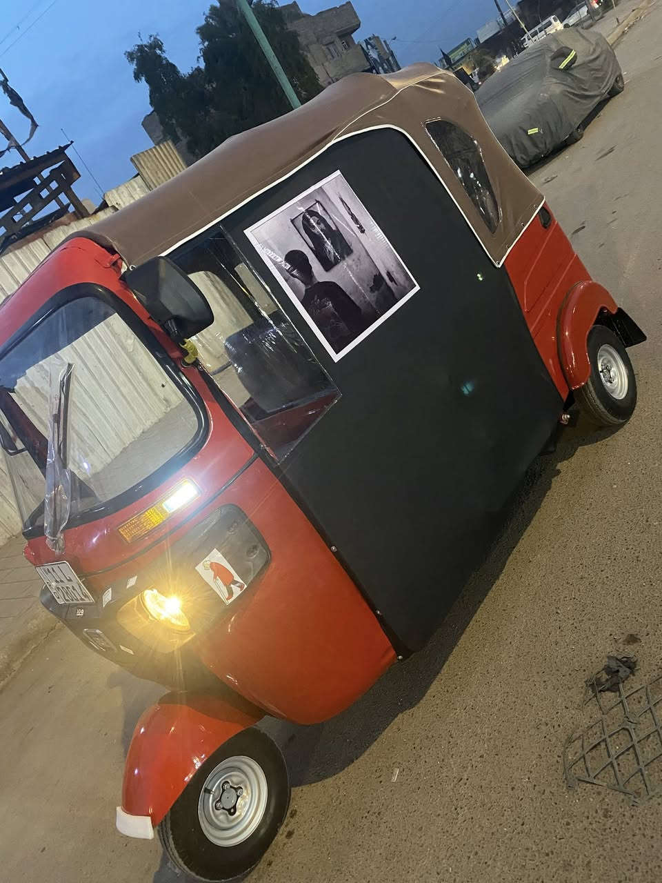 سلام عليكم تكتك للبيع موديل 22 مكينة مكفولة مامفتوحة بعدهة زيرو لاضربة ولة صبغ بس دوس سعر 8800 شراي يتصل ***********
