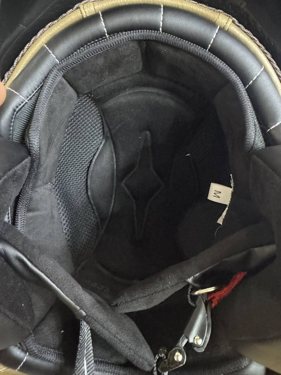 السلام عليكم
خوذه جلد هارلي 
جديد غير مستعمل 
30مع التوصيل


**إذا كنت صاحب هذا الإعلان وتريد حذفه لأي سبب، رجاءا أرسل رسالة إلى الدعم الفني**