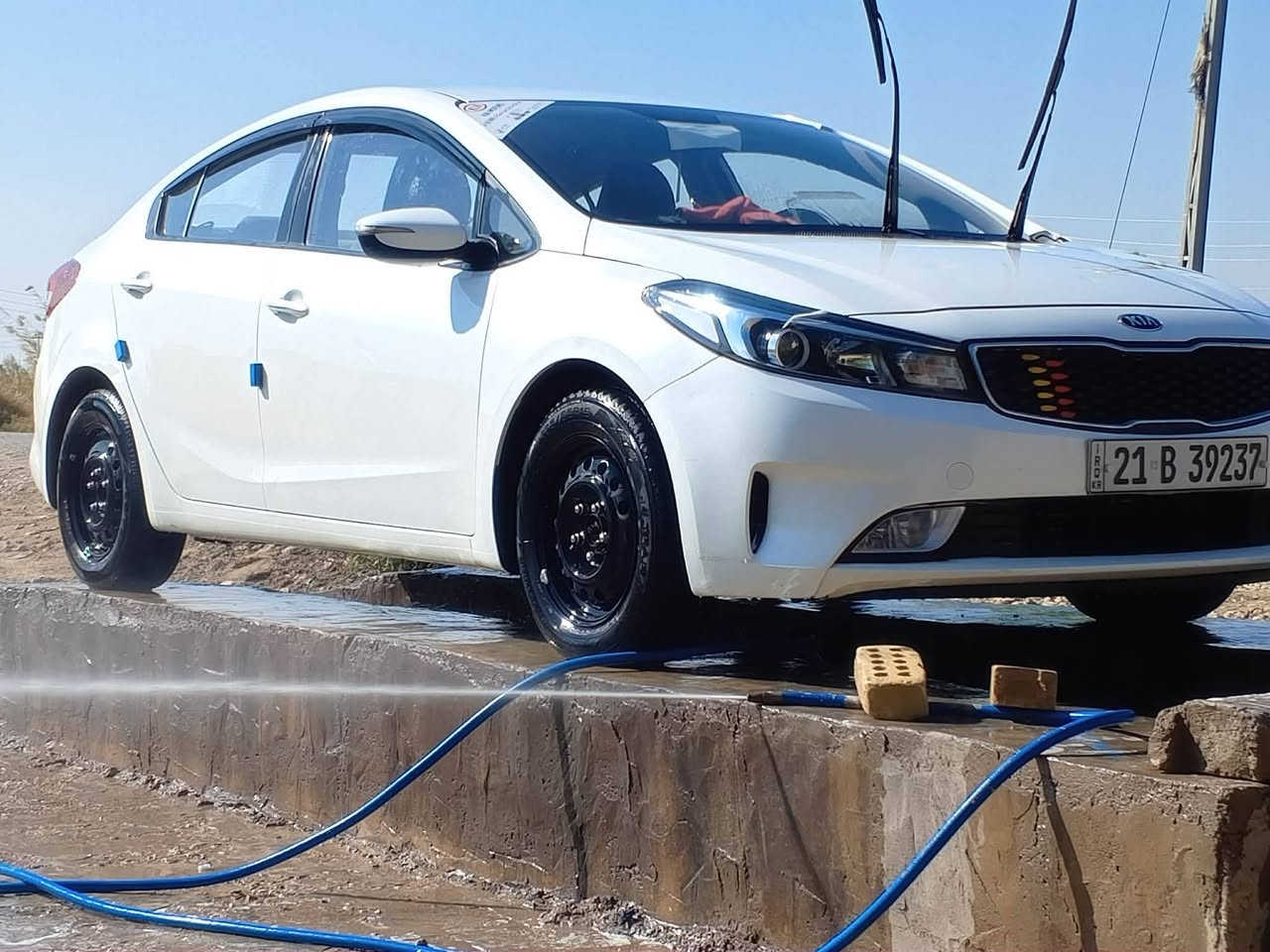 سلام عليكم سيراتو 18للبيع او مراوس مكاني واسط الزبيديه سعر128بيه مجال ***********
