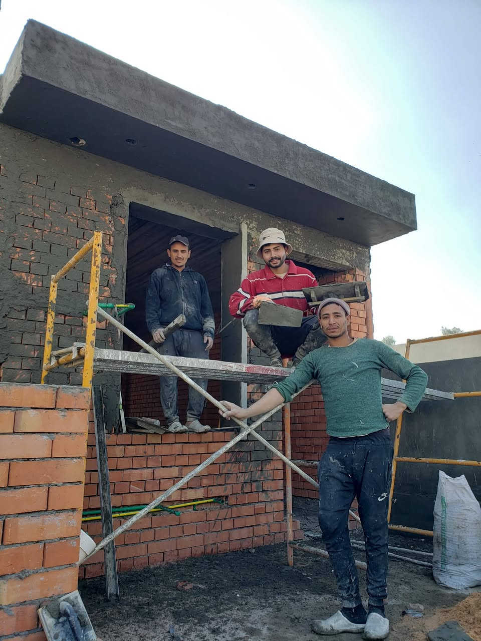 كادر مصري في بغداد لبخ درجة أولى خشنه ونعمه ونثروتصفير مصاطر***********
