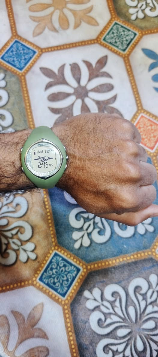 ساعة رياضية من ماركة Polar طراز F6 وتستخدم كجهاز مراقبة لمعدل ضربات القلب واللياقة البدنية. 
نضافه 99/
مقاومه للماء 50 متر
لايت
منبه
عداد تنازلي
السعر 25 الف
يوجد توصيل


**إذا كنت صاحب هذا الإعلان وتريد حذفه لأي سبب، رجاءا أرسل رسالة إلى الدعم الفني**