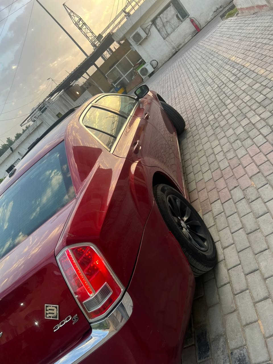 سلام عليكم اوباما 2012سياره فول خزن ميموري كشنات تدفئه تبريد السياره ماناقصها اي شي تبريد فول حداديه امامي خلفي جديد السياره خير من الله السعر 160وبيها مجال حك الجير  *********** مامتواجد ع فيس الرقم بي واتساب
