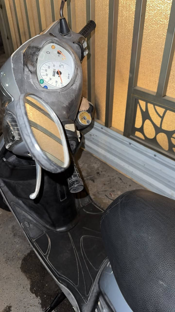 سلام عليكم للبيع فقط 
دراجه بريز بغبغاء موديل 2012
مكفول كفاله عامه 
ماشية :52الف 
ملاحظة الدراجه رمبه 
مكان الدرجه الكاظمية 
للاستفسار: ***********
