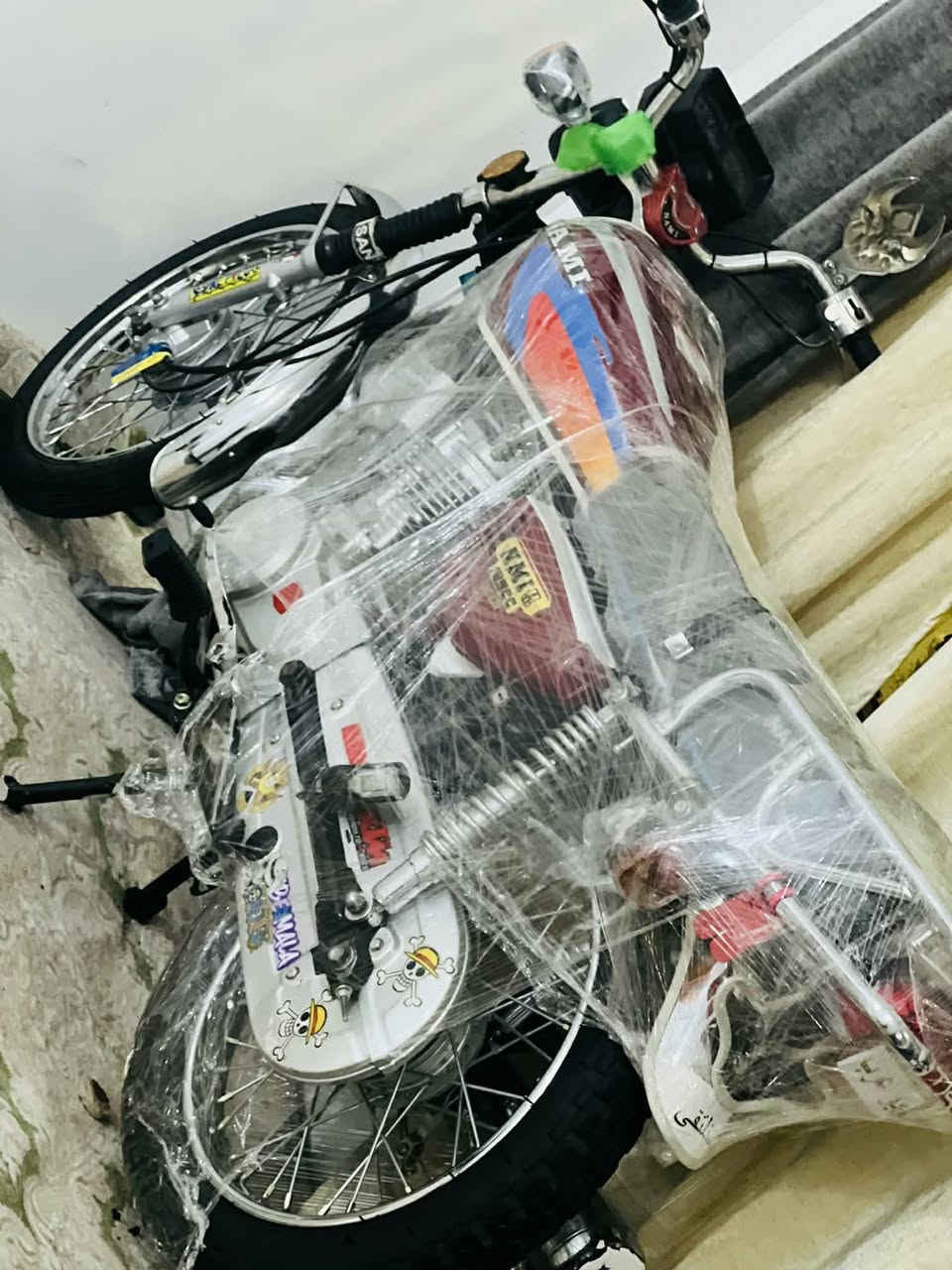 سلام عليكم دراجه نامه اصلي اوراق اصولي دراجه بلادي موديل 23السعر مليون600ولشراي بي خير ويدلل ***********
