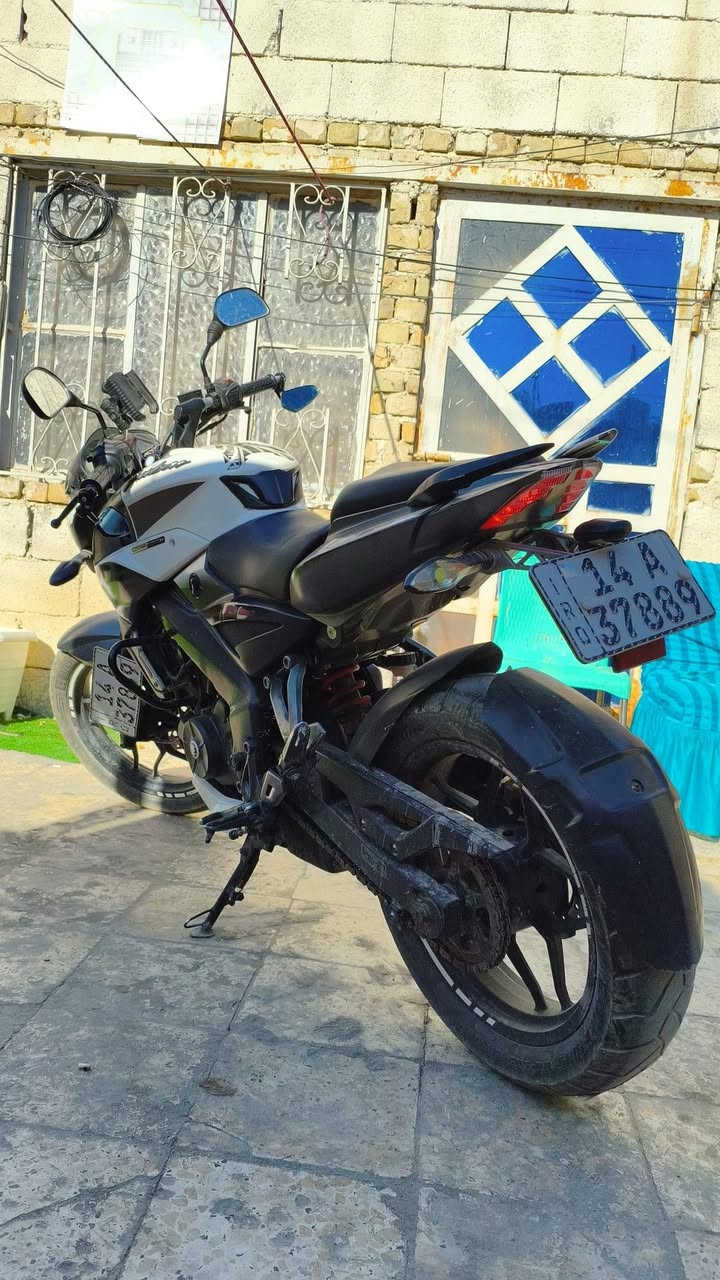 السلام عليكم 
دراجة NS200 من شركة باجاج 
ماشيه26الف
دهن كله موتل فلتر دهن كل تبديله مداريها كلش
الدراجه كفاله عامه
عداد الكتروني 
منضومه تبريد تايرات جدد
3 بلكات 
رقم بصرة تحويل ثاني يوم 
الدراجه ما ناقصها شي 
سعرها 2500.000
عنوانها بصرة معقل 
الهاتف ***********
ما متواجد على الفيس
