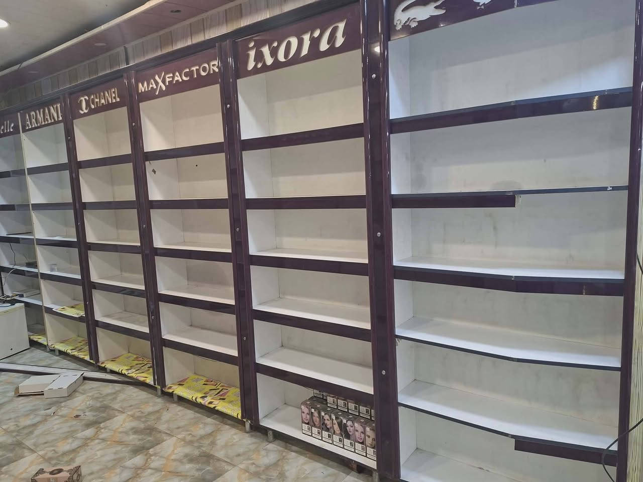 فاترينات هوا ديكور كامل العدد 12قطعه
السعر مليون بيهن مجال ينباعن سوه
العنوان حي القاهره الثانيه


**إذا كنت صاحب هذا الإعلان وتريد حذفه لأي سبب، رجاءا أرسل رسالة إلى الدعم الفني**