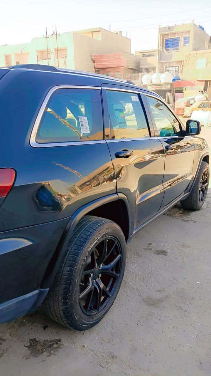جيب شيروكي موديل 2011 محدث 20 بدون حادث كير مكينه كفاله صدر حاله جيده وارد أمريكي بدون حادث سونار مرفق بل صور صبغ بالين اثر شخوط وصبغ التحديث فقط سونار موجود رقم بغداد بأسمي مشروع وطني رقم الهاتف *********** السعر 160 وبيها مجال بسيط مكان السياره موصل
