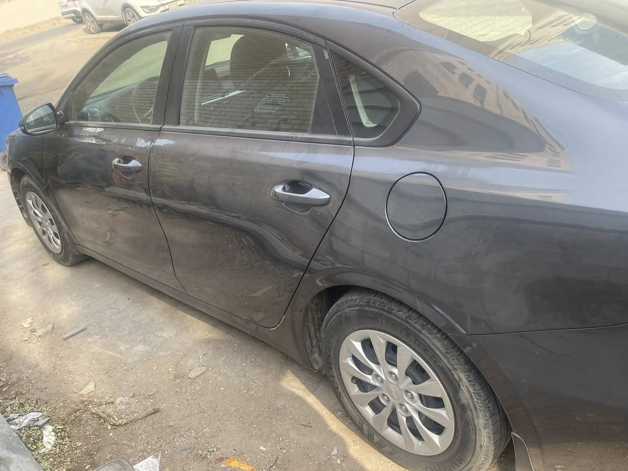 السلام عليكم فورتي موديل 2024 ماشيه فقط 19000 الف شرط حيل نضيفه حادثهه شخوط صفحه وحده بيهه شخوط وبنيد شخوط فقط  بدون اي ضربه ولا دواخل ولا كلشي سياره مواصفات عاديه بيع او مراوس حسب القناعه وذا عندك سياره 7 راكب بعد احسن مكاني بغداد رقمي ***********
