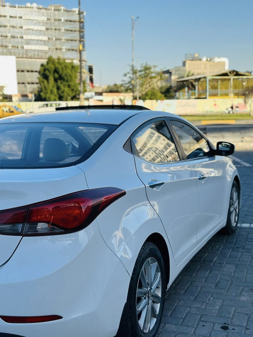 النترا 2015 خليجي 
فول مواصفات للاخير 1/1
مكينه 1800 دوش المرغوبه 
مكفوله من الصبغ والتبديل والحادث كفاله عامه 
رقم كربلاء مشروع وطني تحويل مباشر 
للاستفسار 
***********
