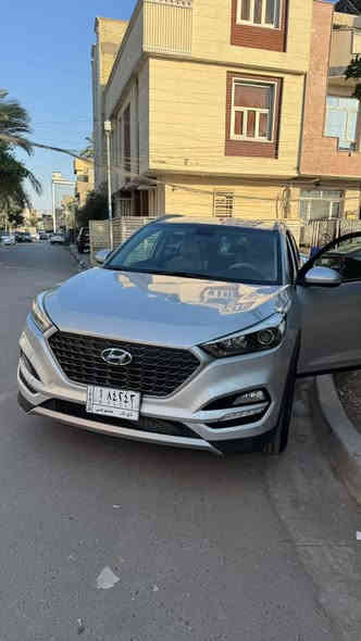 السلام عليكم للبيع توسان موديل 2018وارد امريكي ضربتها بنيد ودعاميه بالعراق مضروبه وباب الخلفي على بارد ماشيه 47مشروع وطني  مواصفات السياره كير سبورت تحكم ستيرن شاشه جبيره تدفئه تبريد فول محرك 2000 دوش السعر148 وبيه مجال مكان الاعظميه شارع ضباط رقم ***********
