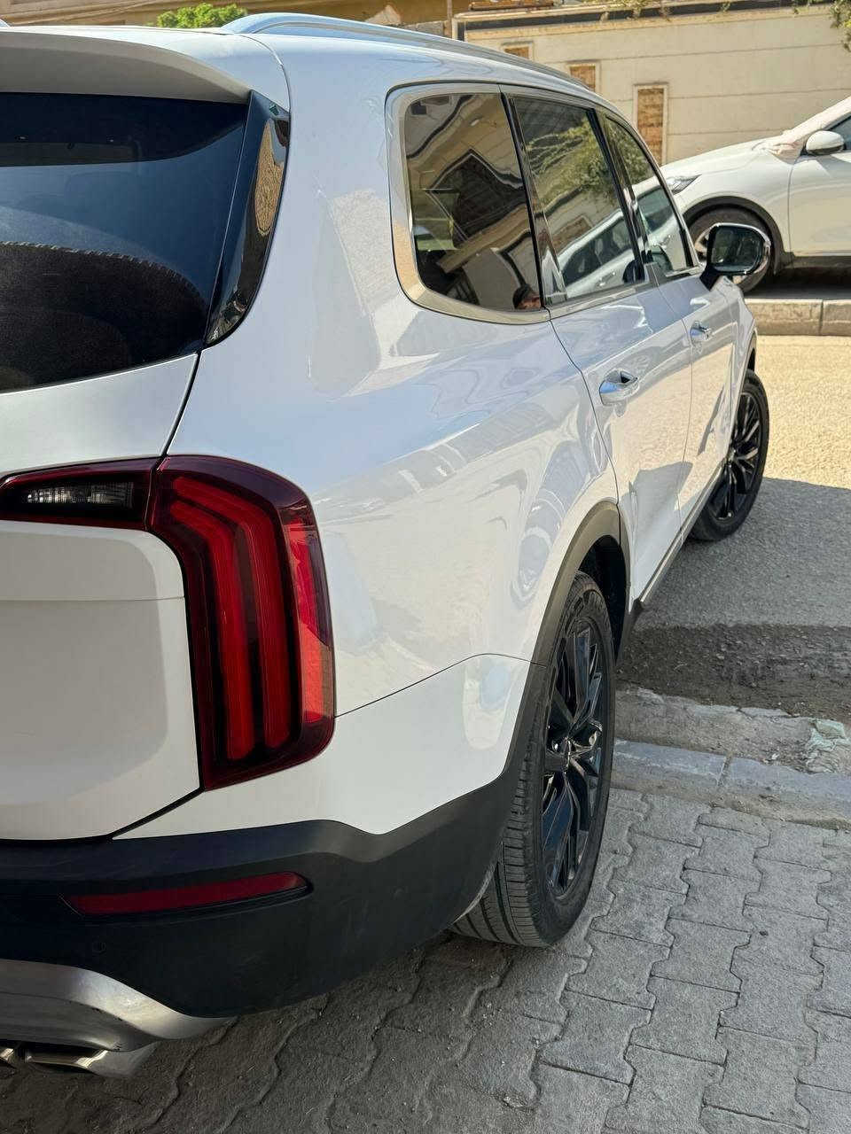 كيا تيلورايد اكس لاين برستيج
2022
الفئة: PRESTIGE X-LINE
🚘 وارد امريكي
 فول مواصفات 1/1 (أعلى فئة)
الحادث كمان موضح بالصور بدون صبغ كفاله من الصبغ 
🔥دبل فتحه
🏁عداد المسافه 38 الف قابل للزياده
✨ فتحتين سقف 
🪞 مرايا شفط🔁 مرايا إشارات
🔥❄️ كشنات أمامية تدفئة وتبريد
🔥❄️ كشنات خلفية تدفئة وتبريد
👑 كشنات منفصلة VIP
🚀 تشغيل عن بعد
📡 رادار أمامي
📡 رادار جانبي
💡 لايتات LED زنون
🌤️ لايتات نهارية LED
📟 حساسات أمامية وخلفية
🎛️ هزاز ستيرن
🖥️ داتا شو أمامي (HUD)
💆‍♂️ مساج كشن السايق
🌈 إضاءة داخلية ليزرية
🎥 كاميرات 360 درجة
👁️‍🗨️ نظام النقطة العمياء
🛣️ تحذير مغادرة المسار
🧠 مثبت سرعة متكيف
🛑 مانع تصادم
🧳 باب خلفي كهرباء
💺 ميموري كشنات
🔊 نظام صوتي فاخر
       
السعر290 بها مجال ل شراي💸
*********** رقم اربيل باسمنا مكان السياره كربلاء
