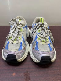 حذاء بلنسياكا  صنع فيتنامي  قياس 42 سعر 25 الف  مكاني بغداد بلديات  رق...