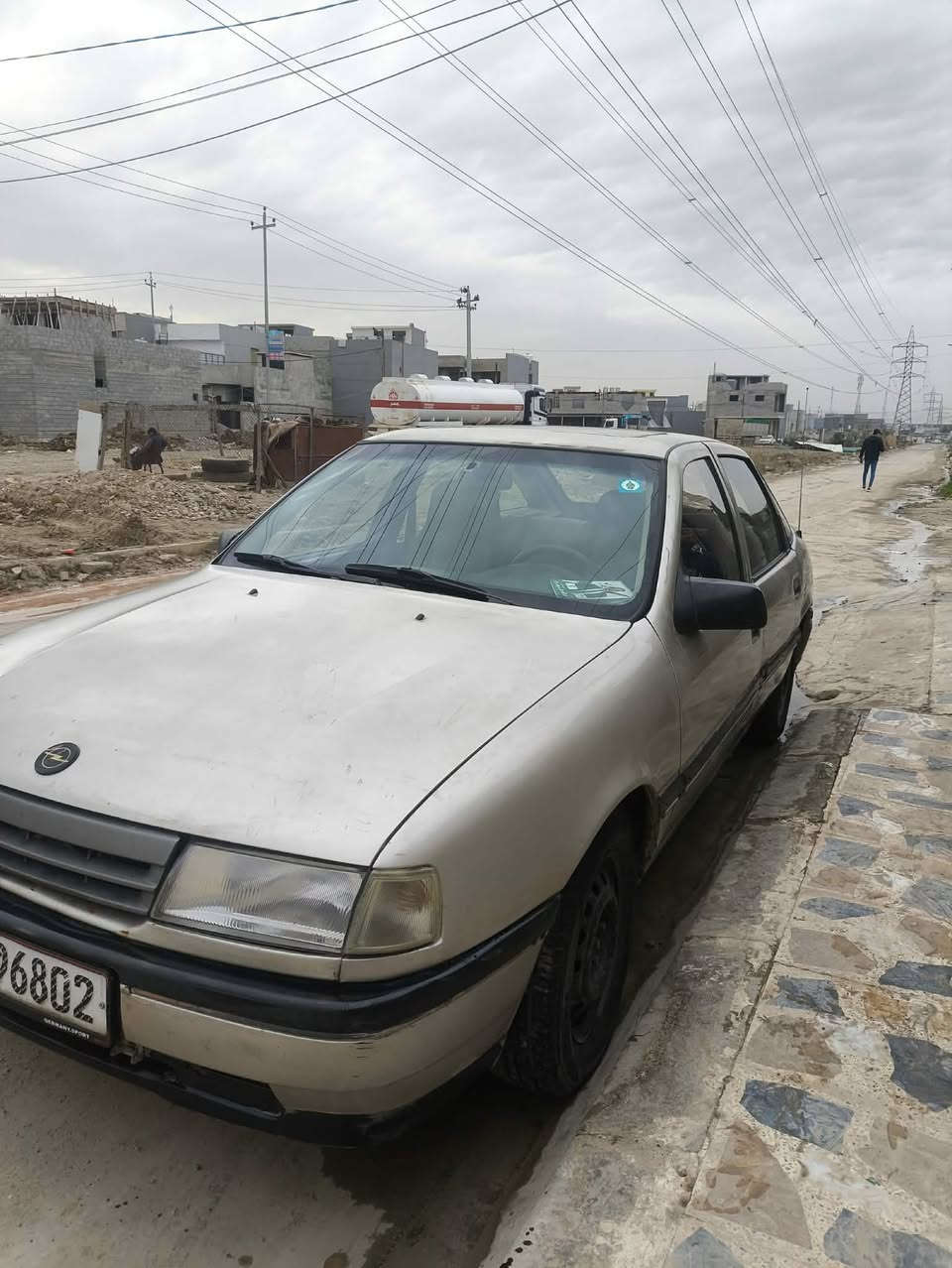 السلام عليكم 
فكترا 16 هزه جديده سنويه 30 تنتهي 
انا الشرعي كوبون باتزين ورقي بس متوقف
صبغ عام جماليه بيها طخه بجة السايق جاملغ الورى طخه خفيفه طخم جديد تايرات نضاف
مكاني موصل ايسر 
سعر 38 وبيها مجال 
***********
