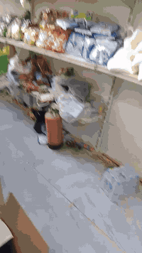 السلام عليكم اخوان
اسواق للبيع في منطقة تقاطع ثورة مجاور مطعم عباس مقابيل الاتصالات 
شغلة خير من الله تجي تكعد وتشوف  وبصفك مطعم وشركتين مال مسافرين  وعلى الشارع العام 
دخله من 600 الى 750
تحتوي ع 8عارضات
و3بطحيات 
اريد ابيعها لعدم التفرغ 
للاستفسار على الارقام 
***********
***********
