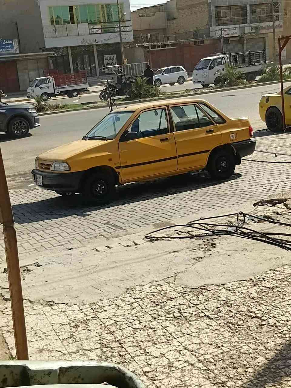 سلام عليكم سايبه للبيع موديل 11 رقم الماني مميز هيئه وغرامات مصفره سياره نضيفه لا ضربه ولا تبديل بس طخات بصيطه جاملغ الخلفي وجاملغ امامي شواصي مكفوله كير مكينه صدر امامي خلفي تخم تاير كهربائيات دواخل كله جديده بيه خياسات بصيطه السعر ٢٤ وبيه مجال العنوان الدوره ابو دشير ***********
