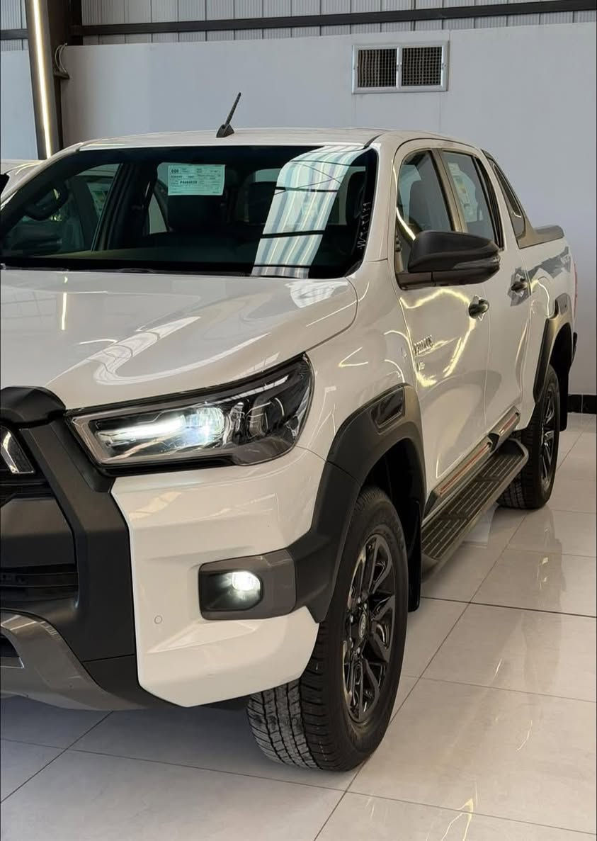 ادفنجر موديل 2024 سيد نهرو فول
ماشى 50 الف حقيقي مكفول كفالة عامة جديد 
رقم السليمانية بسمى بشرط تحويل و غرامة
سعر 417 $ ورقا قفل قفل 
عنوان قضاء كلار شارع المعارض
***********
