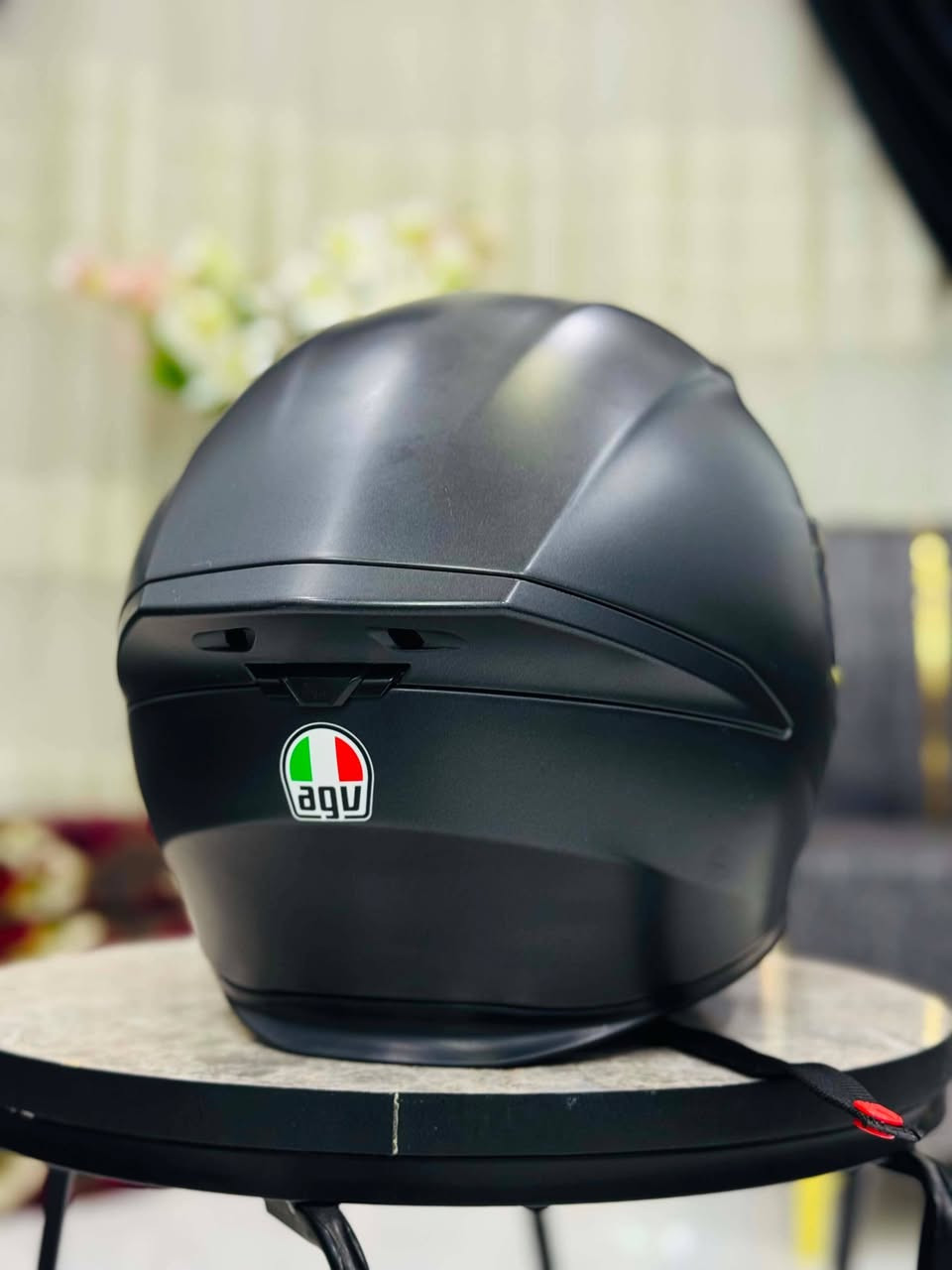 خوذه ماركة agv إيطالي اصلي قياس L
***********
