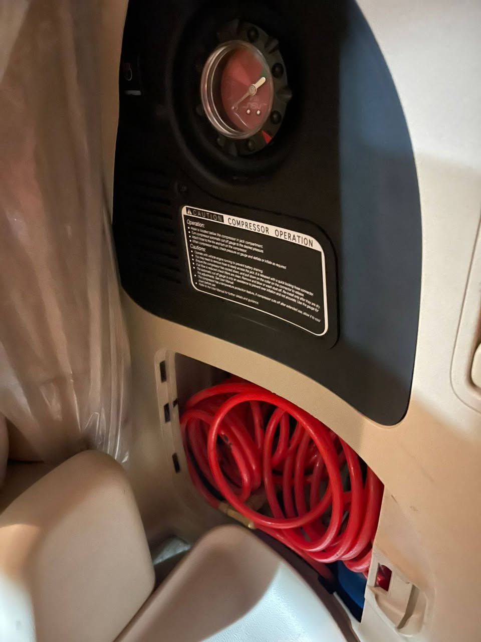 السلام عليكم...
لاندكروز شركات موديل 2021 رقم سليمانية بأسمي فول مواصفات مكفولة كفالة عامة عدا بارد بسيط جدا 
2ايرباك 
جنطة كهرباء 
فتحة 
مقاعد جلد الامامية ٢كهرباء 
4كامرات 
شاحن واير ليس 
منفاخ هواء 
السعر / 495 $ 
الاتصال/ ***********
