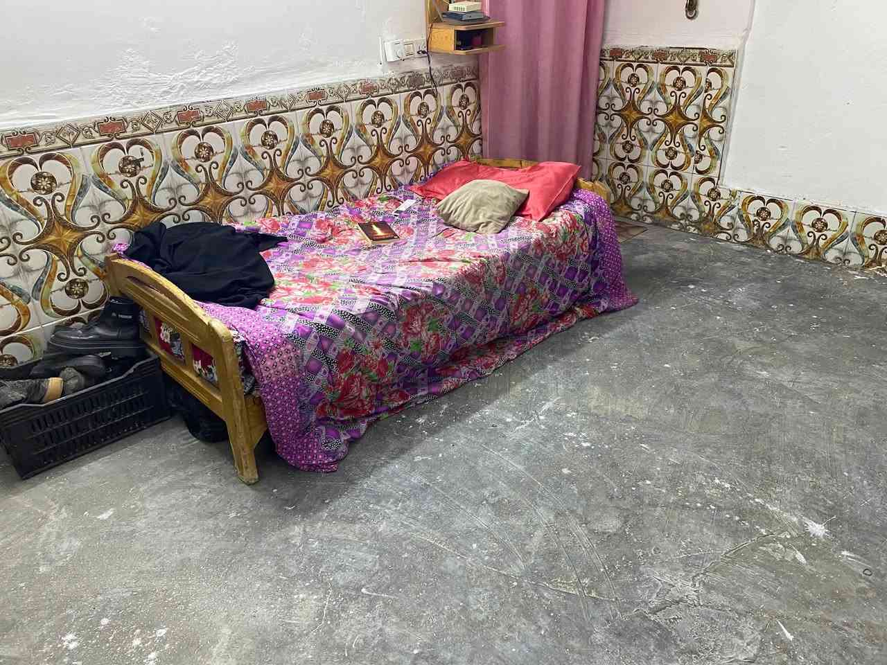 جرابي ثنين امهات النفر الوحده ع 50 وبيهن مجال مكاني حي اور *********** امانه الله جديدات ونضاف حلوات وهذا التزكام القوي
