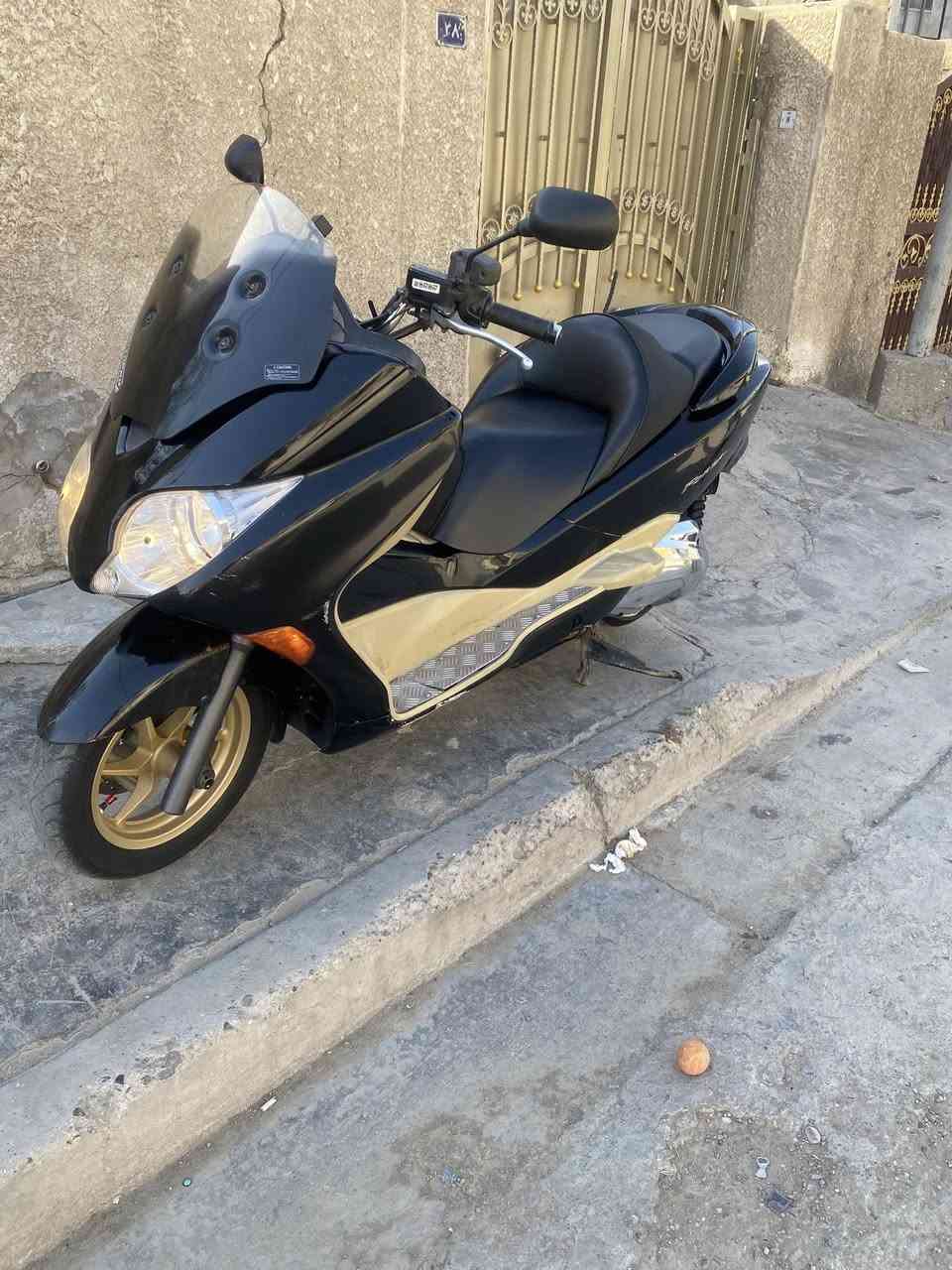 للبيع فورزه 1/10 لونين اسرائيلي الداجه  كير مكينه بلاد ما مفتوح بلاد الدراجه فول السعر مليون 900.بيهة مجال مكاني بغداد ***********
