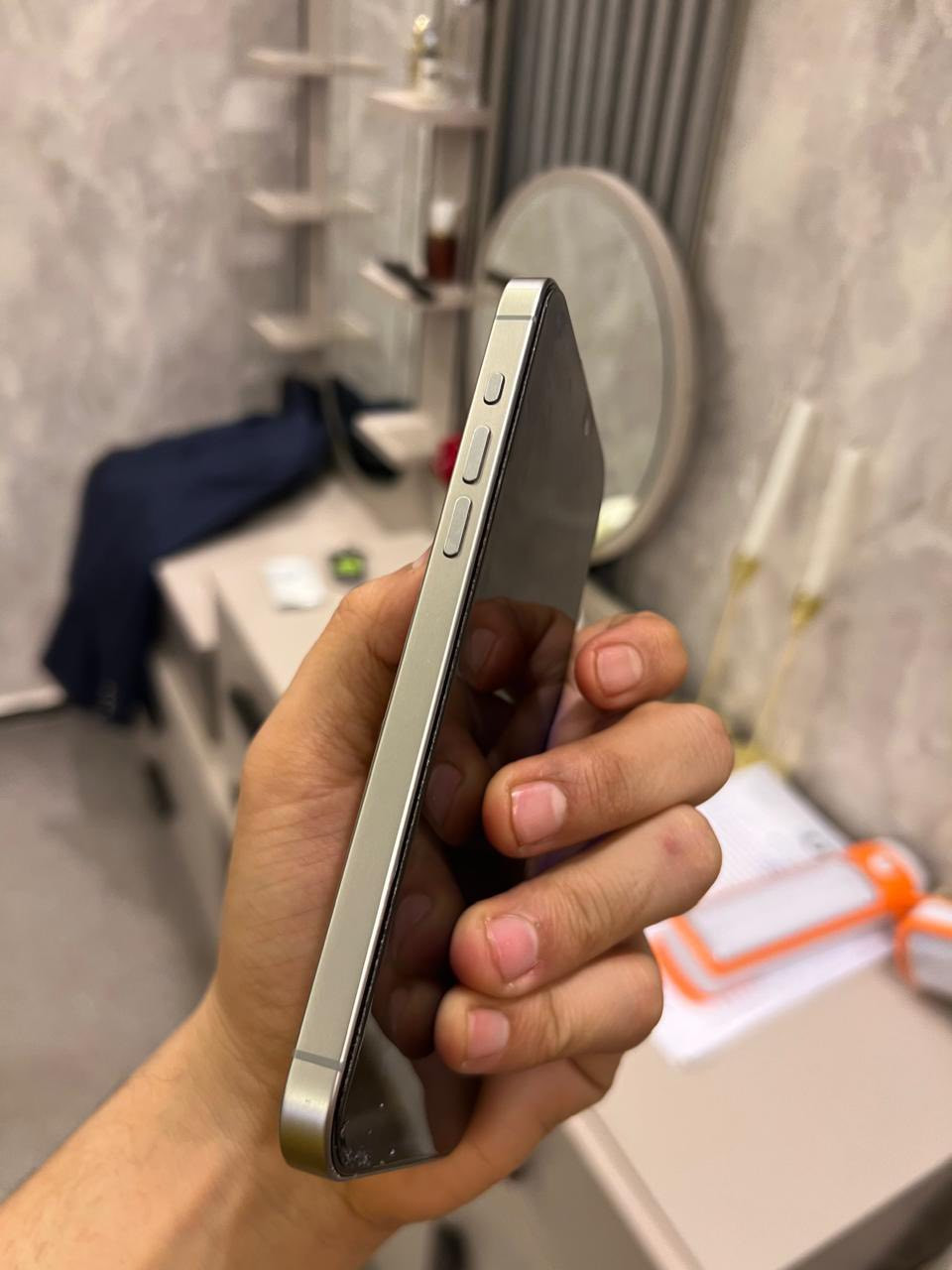 15 برو ماكس بطاريه 95. مشحون 233 مره. جهاز بعده نظيف بدلتله شاشه تفصيخ من شركه ايستور رايده 875 الف قفله واذا اكو مراوس با ايفون 16 انطي فرق واراوس   
***********
