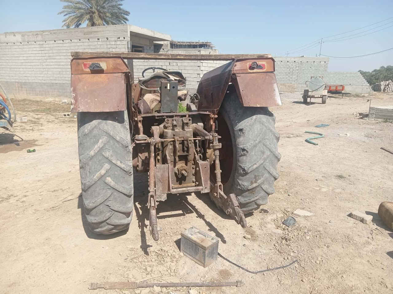 عنتر ثمانين البيع جاهزه ماكو نقص خير من الله بيهه كتاب مزاد مكان ديالى هيه وفدان سعر٤٥٠٠وبيه مجال الستفسار ***********
