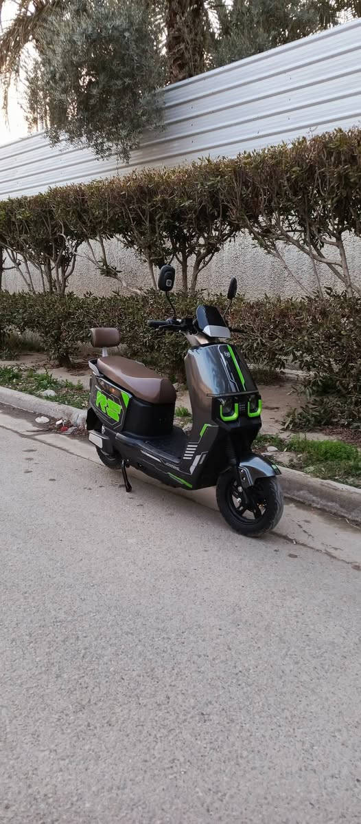 السلام عليكم دراجه شحن جديده مستخدمه قليل للبيع مديل 2026/ 6بطاريات إكبار ملفه 1500 سرعته 90 لايت زنون عالي او ناصي بلادي بيه نضام ابارك 3سرعات بيه بك ترجع إلى الخلف دراجه أحله من الصور مكاني بغداد ساحت القاء السعر 675او بيه مجال للعلم اني ماخذه 900 بس الضروف إستفسار *********** //واتساب
